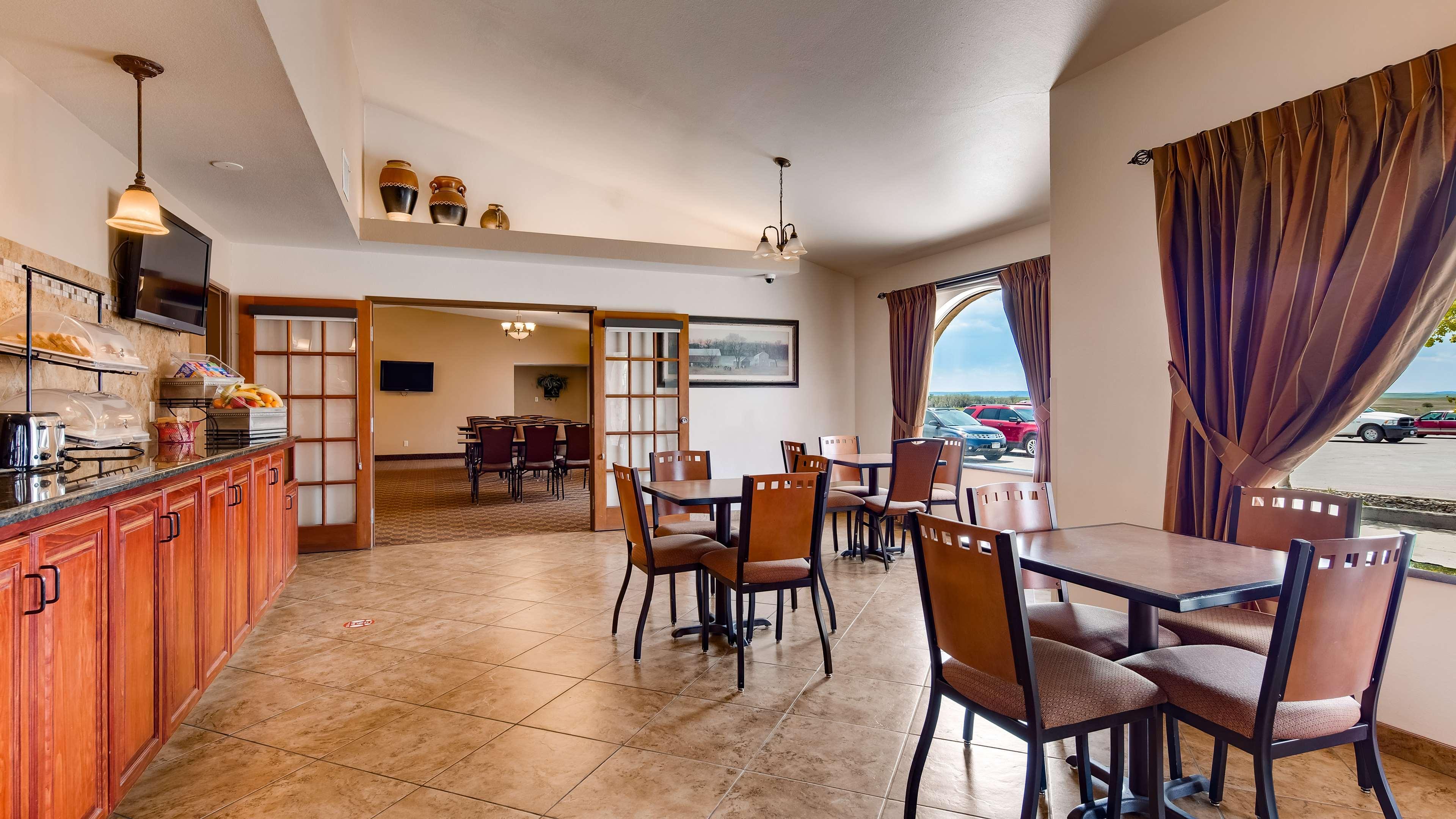 Best Western West Hills Inn Chadron Buitenkant foto