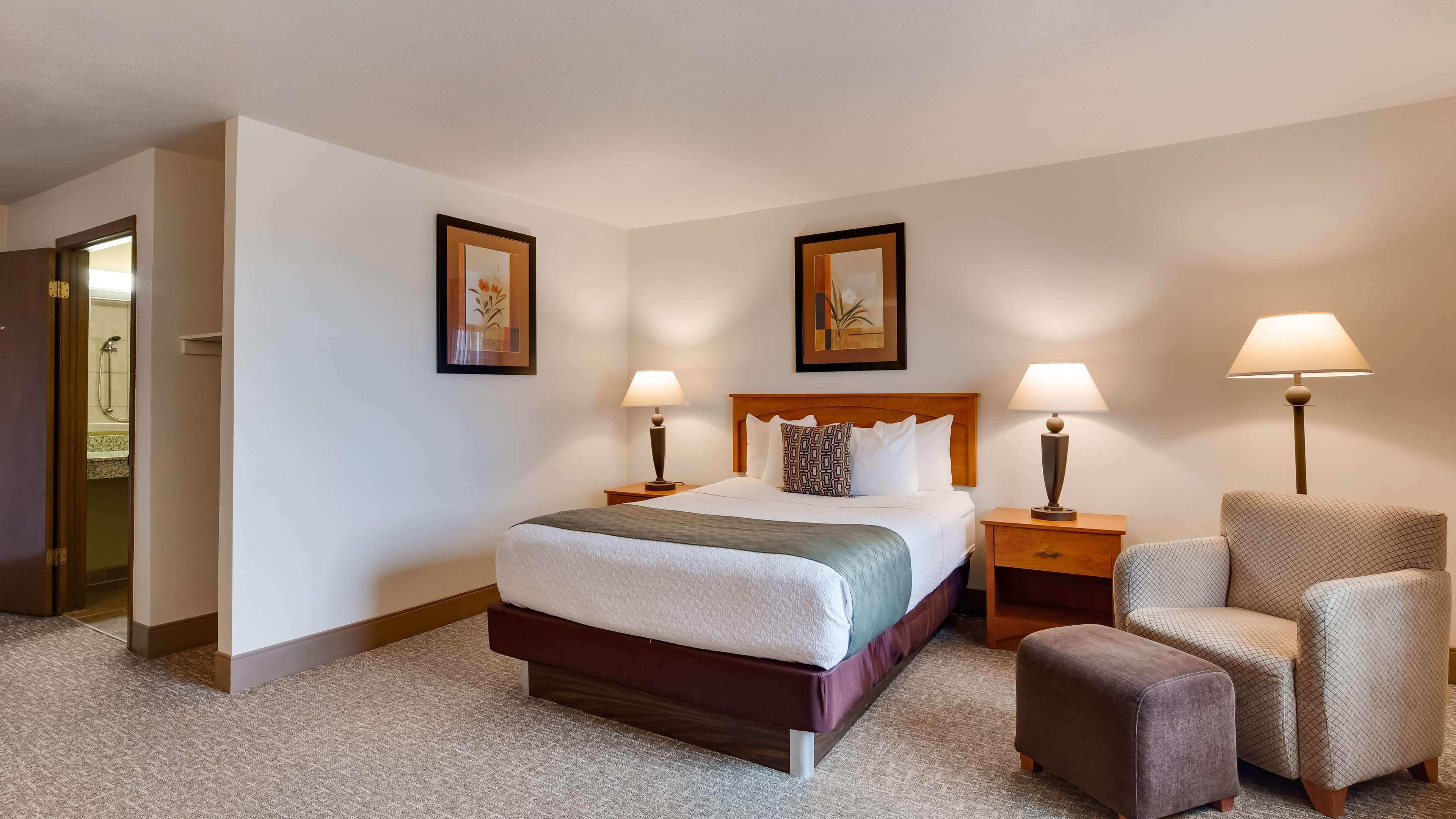 Best Western West Hills Inn Chadron Buitenkant foto