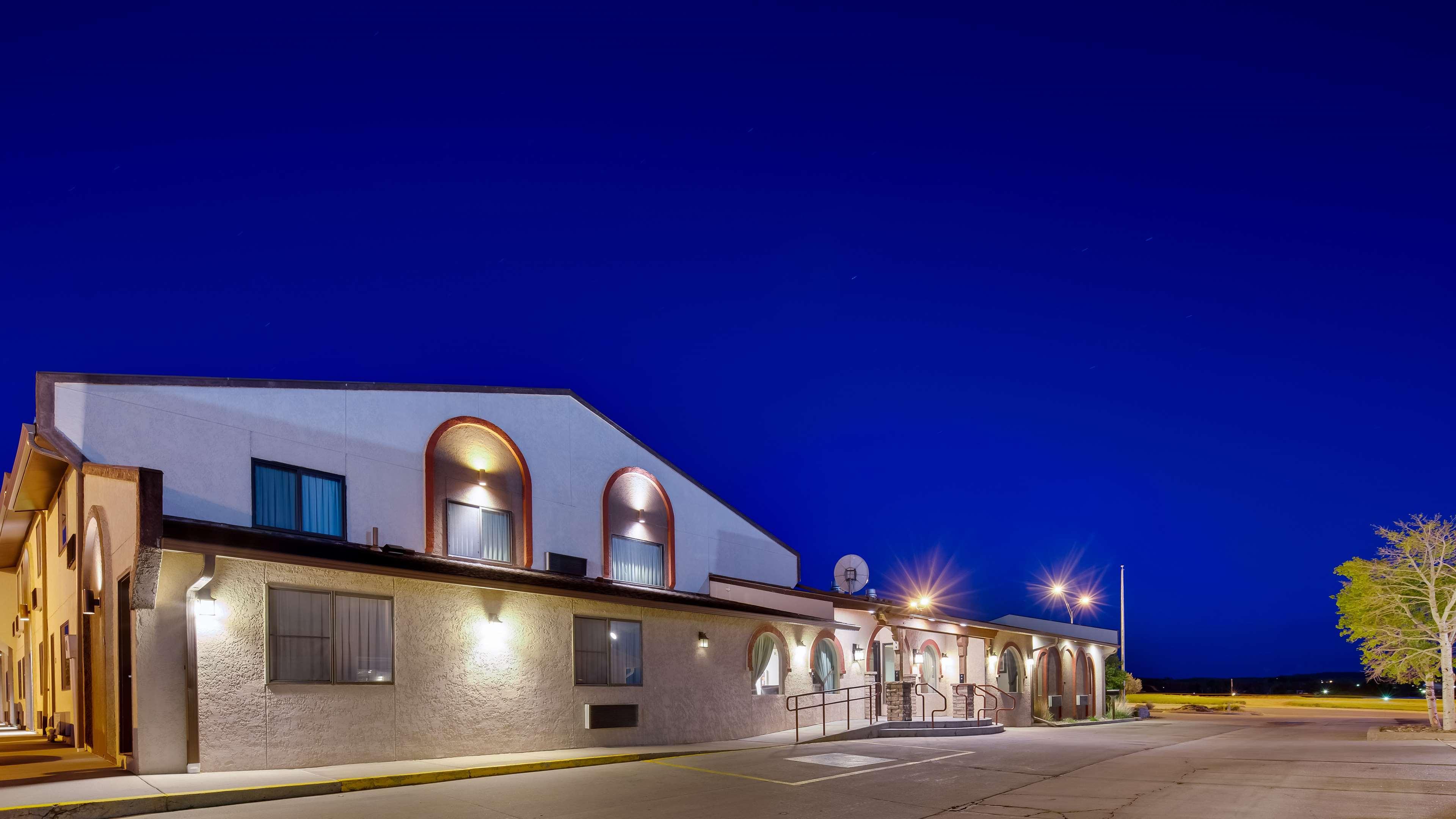Best Western West Hills Inn Chadron Buitenkant foto