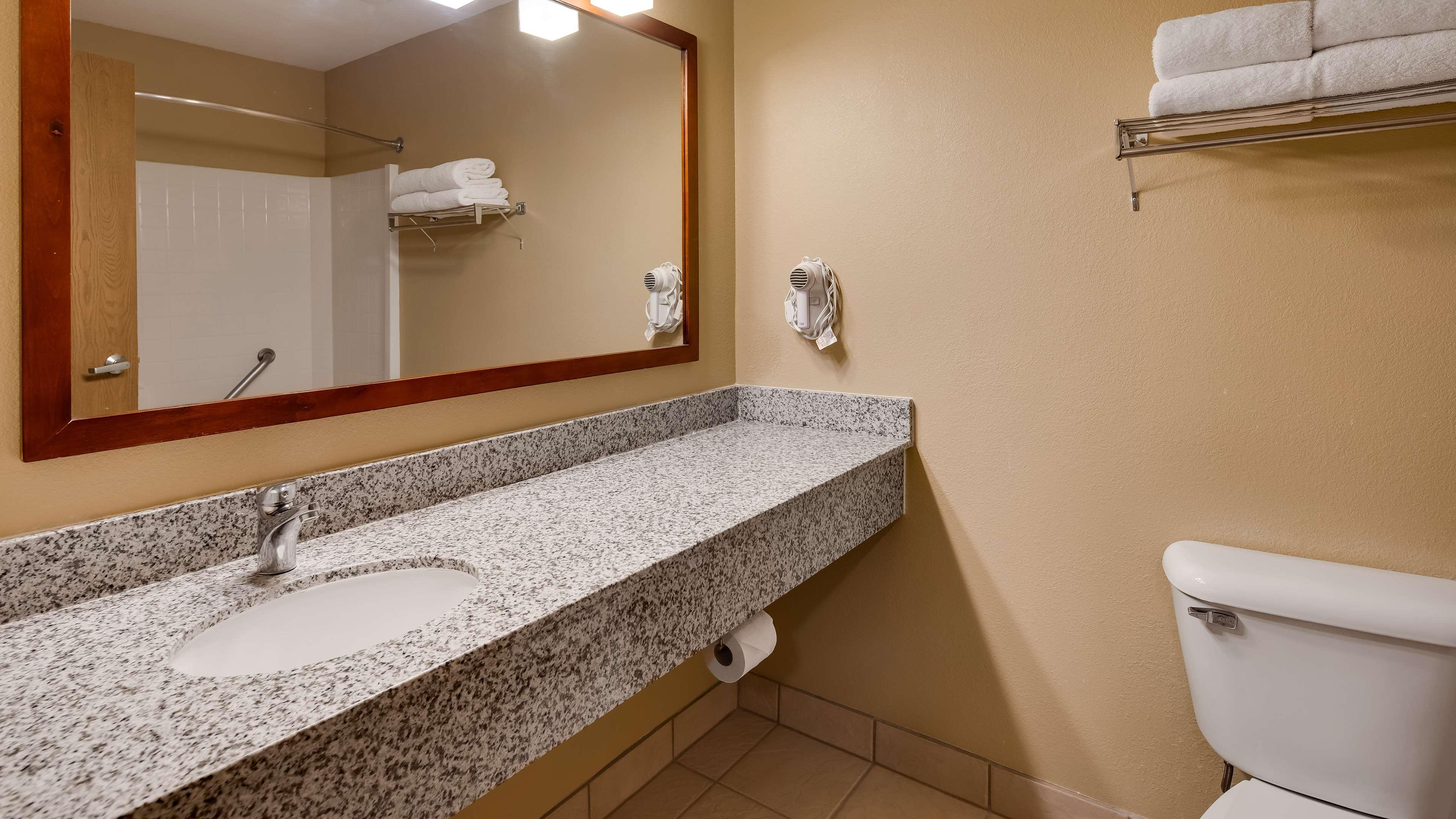 Best Western West Hills Inn Chadron Buitenkant foto
