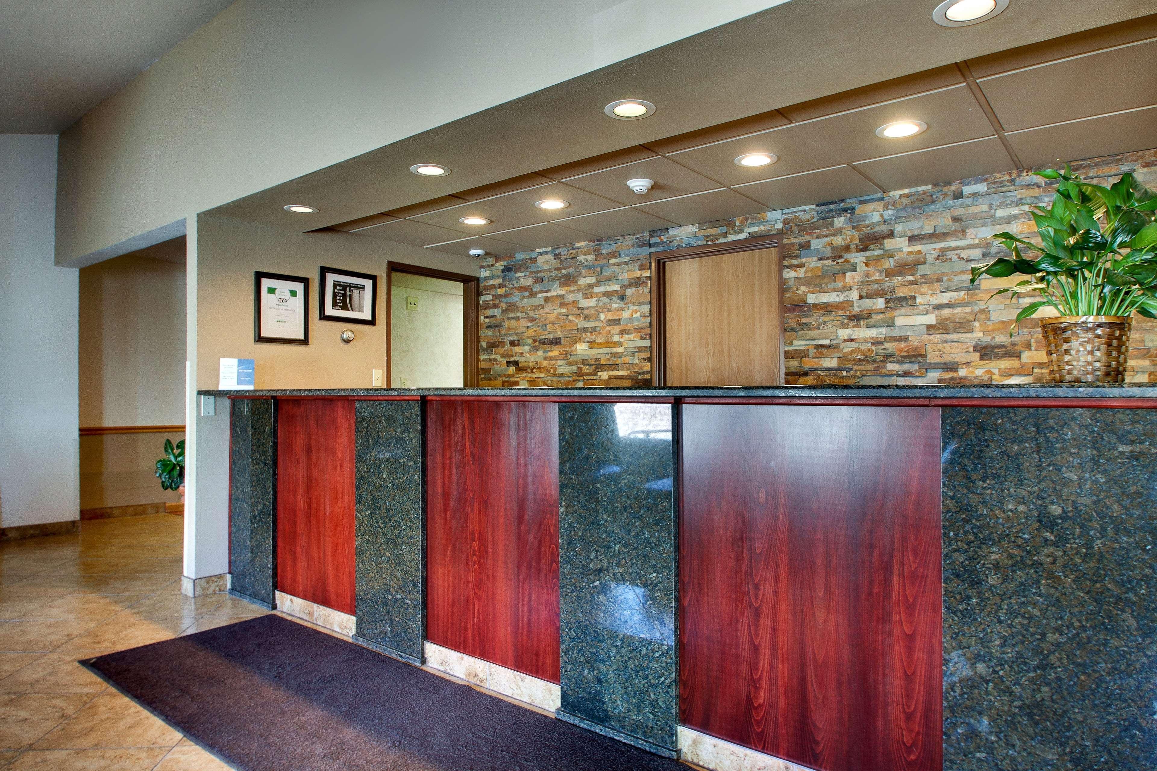 Best Western West Hills Inn Chadron Buitenkant foto