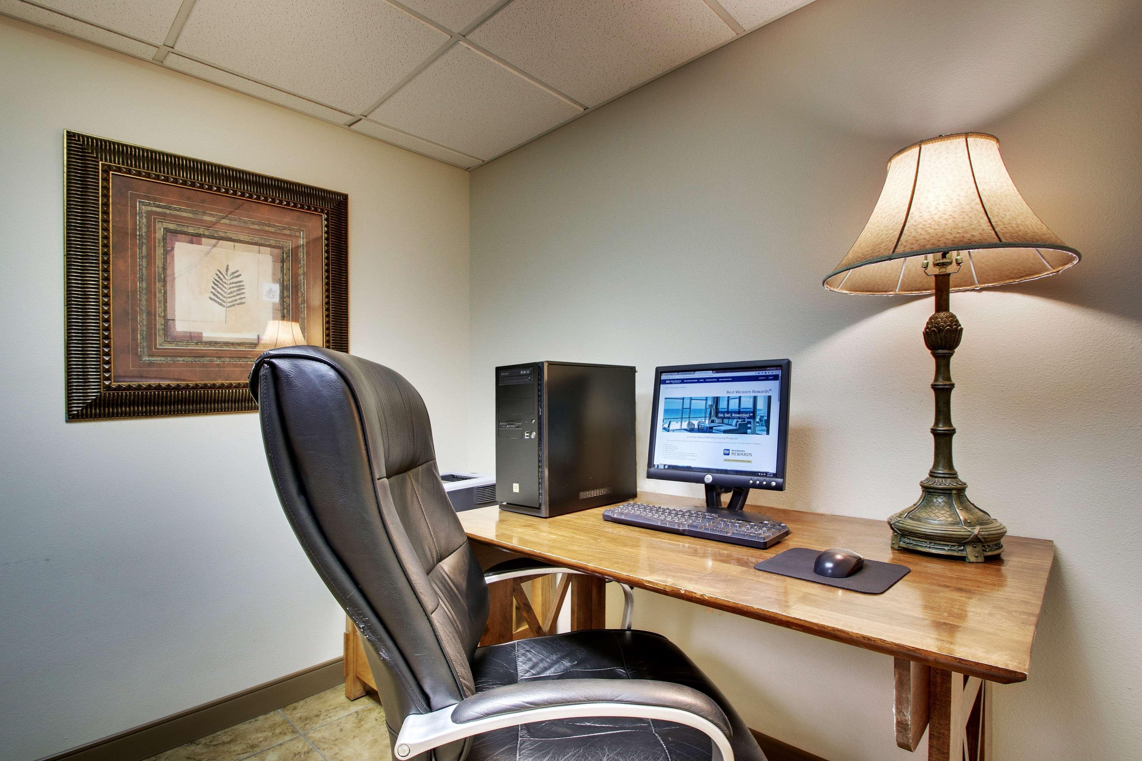 Best Western West Hills Inn Chadron Buitenkant foto