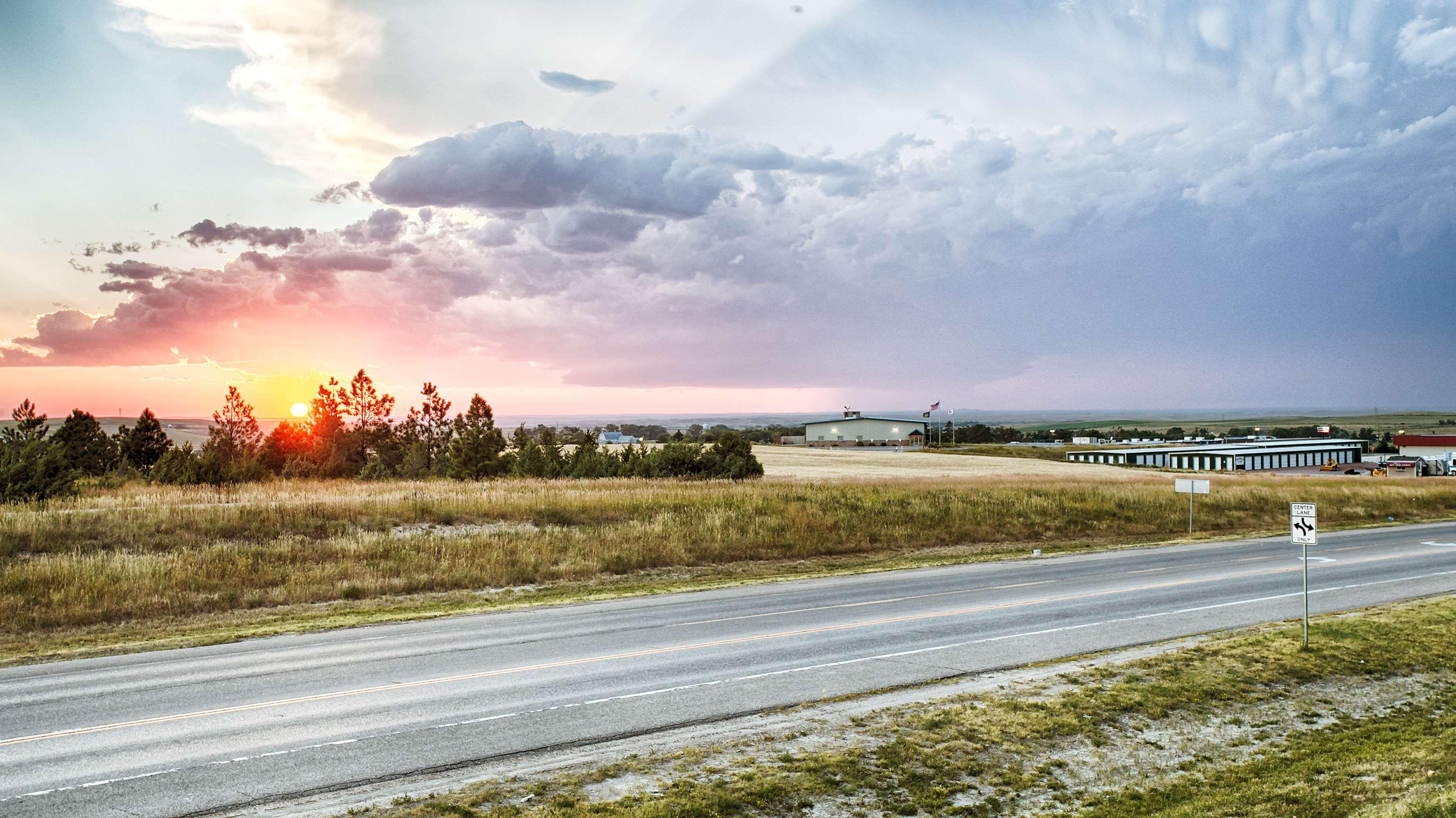 Best Western West Hills Inn Chadron Buitenkant foto