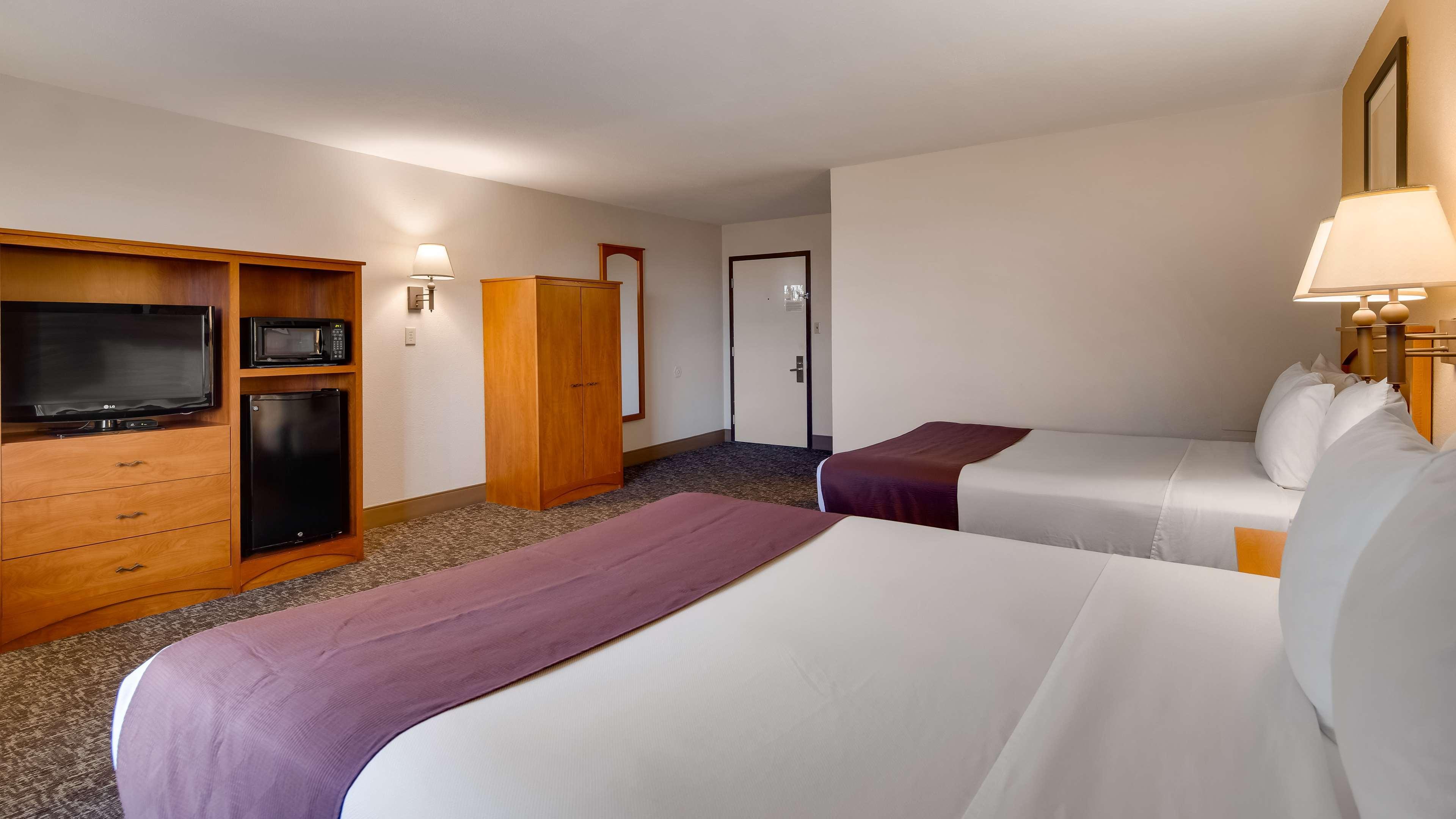 Best Western West Hills Inn Chadron Buitenkant foto