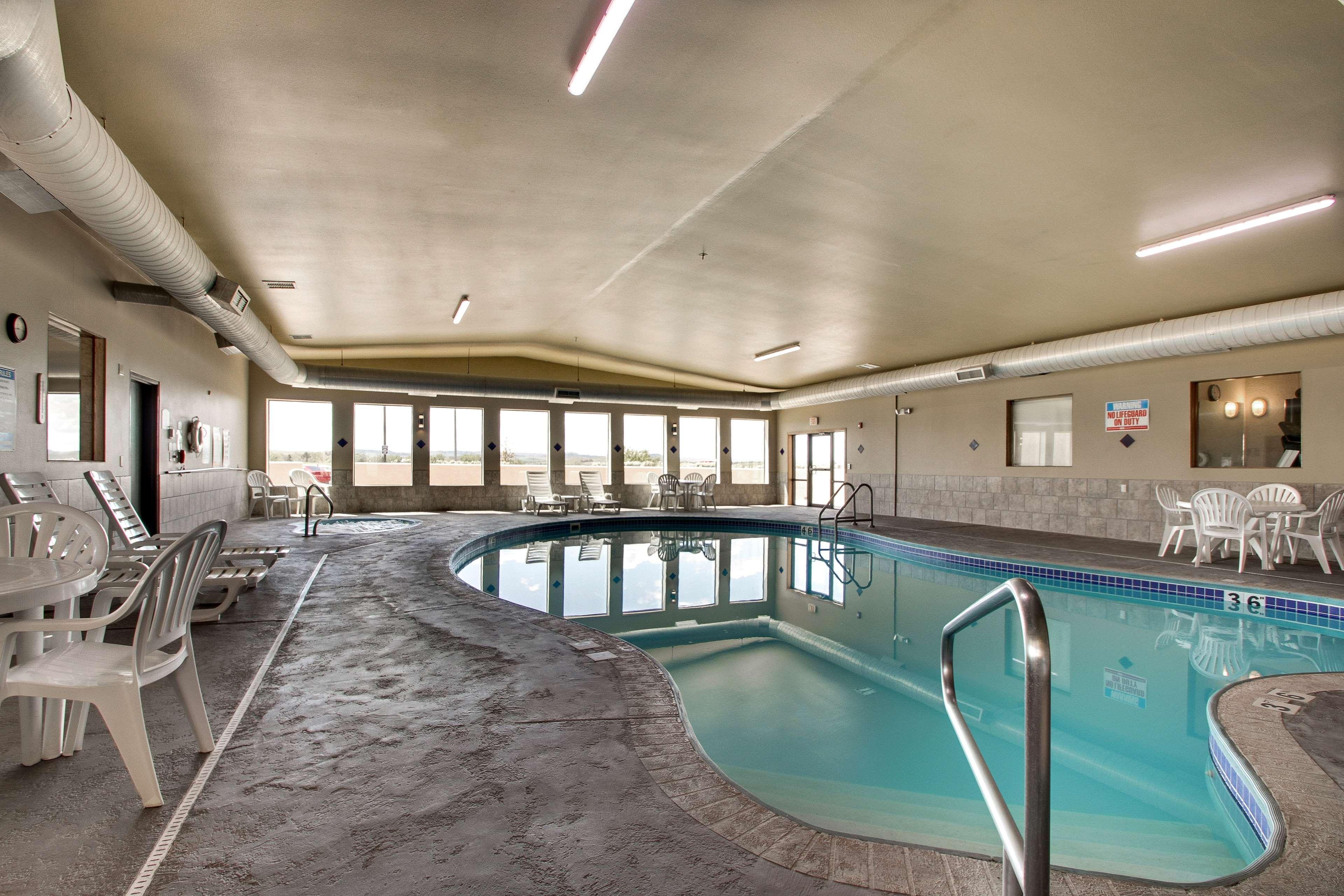 Best Western West Hills Inn Chadron Buitenkant foto