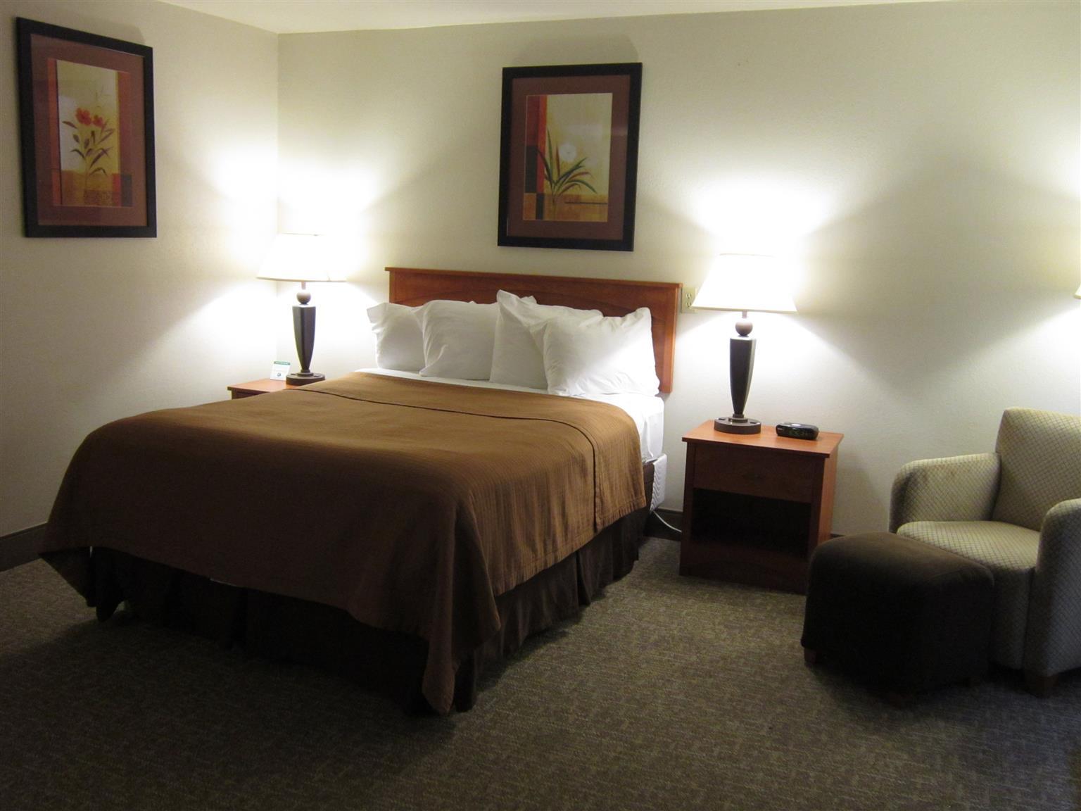 Best Western West Hills Inn Chadron Buitenkant foto