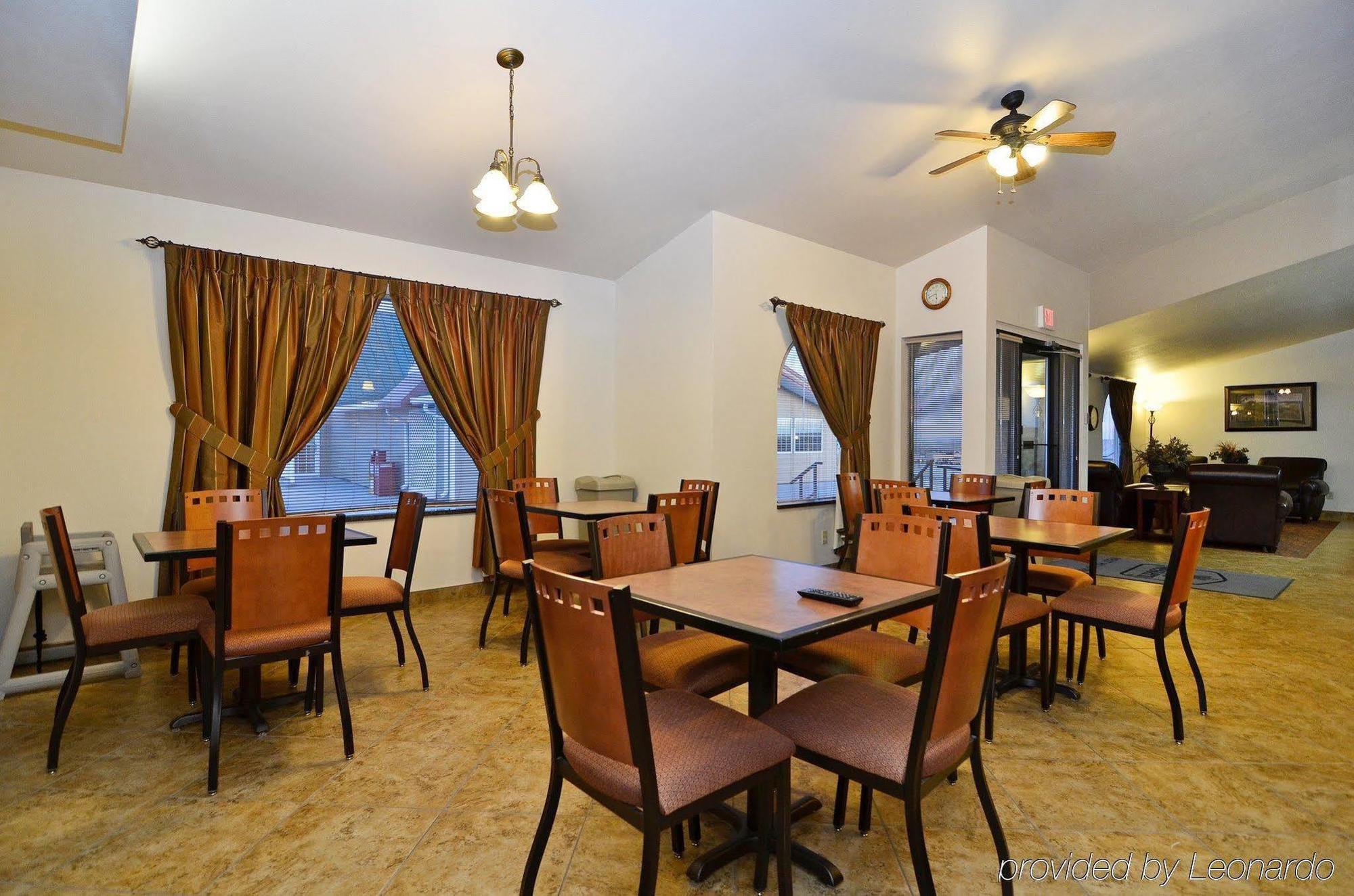 Best Western West Hills Inn Chadron Restaurant foto